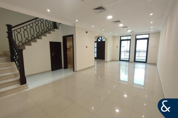 4 Beds l 5 Baths | Vacant | Large garden